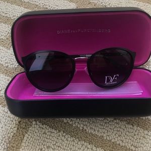 Diane von Furstenberg Black Paige sunglasses NWOT